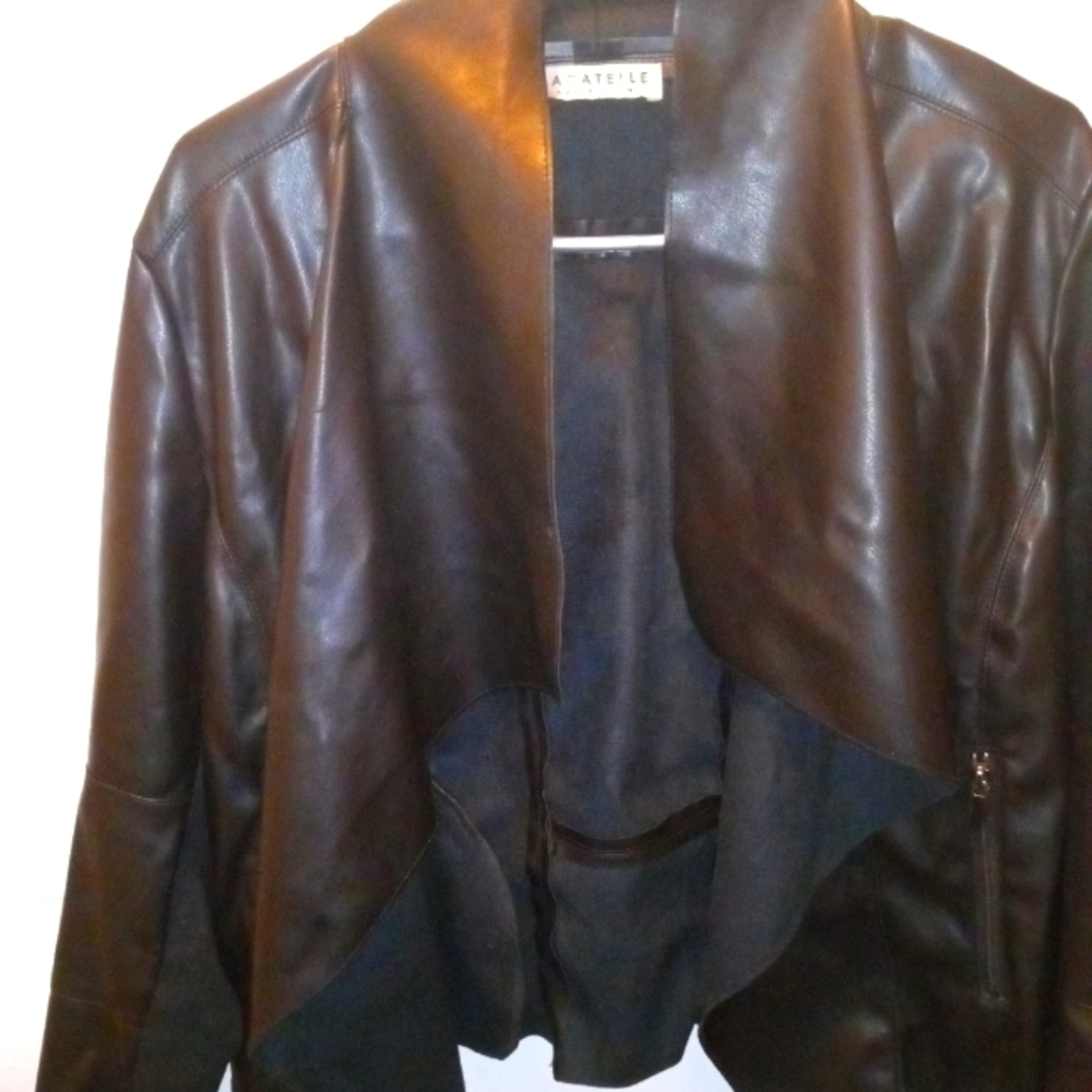 Stylish crop jacket